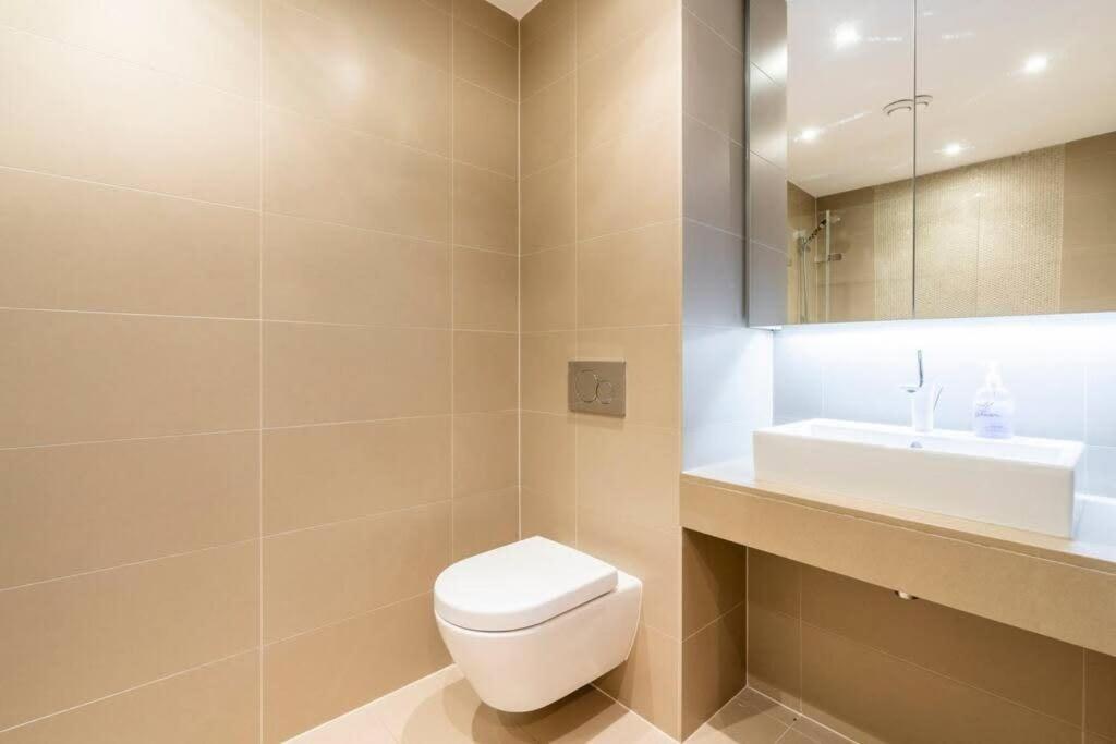 1 Bedroom Penthouse Flat In East Londres Exterior foto