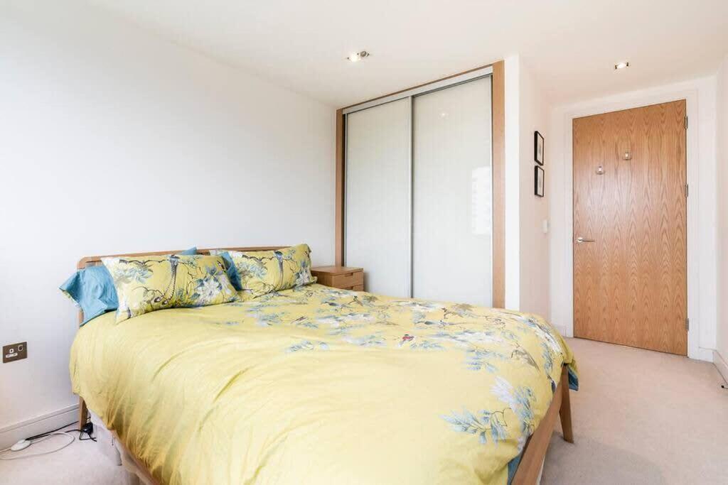 1 Bedroom Penthouse Flat In East Londres Exterior foto